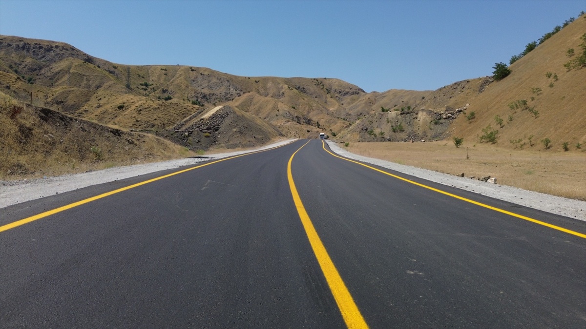 [YEREL / KAMU · Siirt · Şirvan] Şirvan'da 15 Köyün Yolu Sıcak Asfaltla Yenilendi