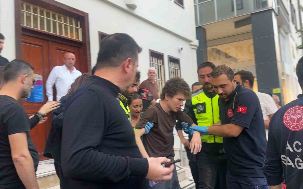 [BELEDIYE · Samsun] Samsun İlkadım'da darbedilen 22 yaşındaki genç hastaneye kaldırıldı
