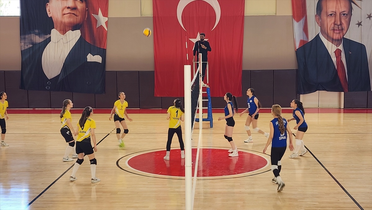 [BELEDIYE · Samsun · 19 Mayıs] Suluova'da "19 Mayıs Gençlik Haftası Voleybol Turnuvası" düzenlendi