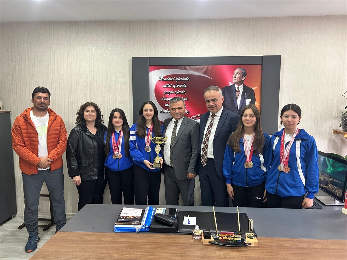 [BELEDIYE · Samsun · 19 Mayıs] Samsunlu öğrenciler atletizmde bölge şampiyonu oldu