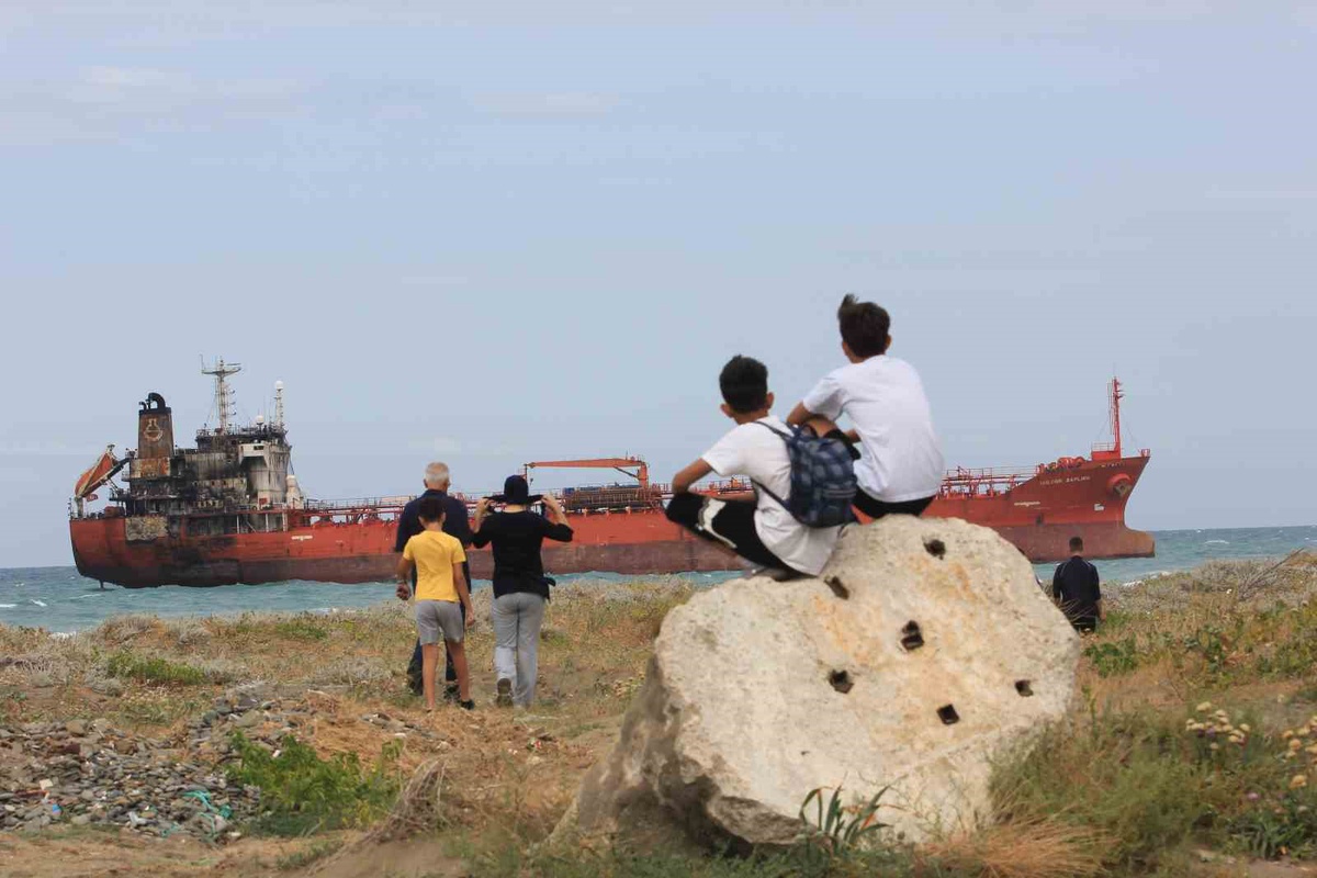 [BELEDIYE · Samsun · Alaçam] Dron saldırısına uğrayan tanker Samsun'da karaya oturdu