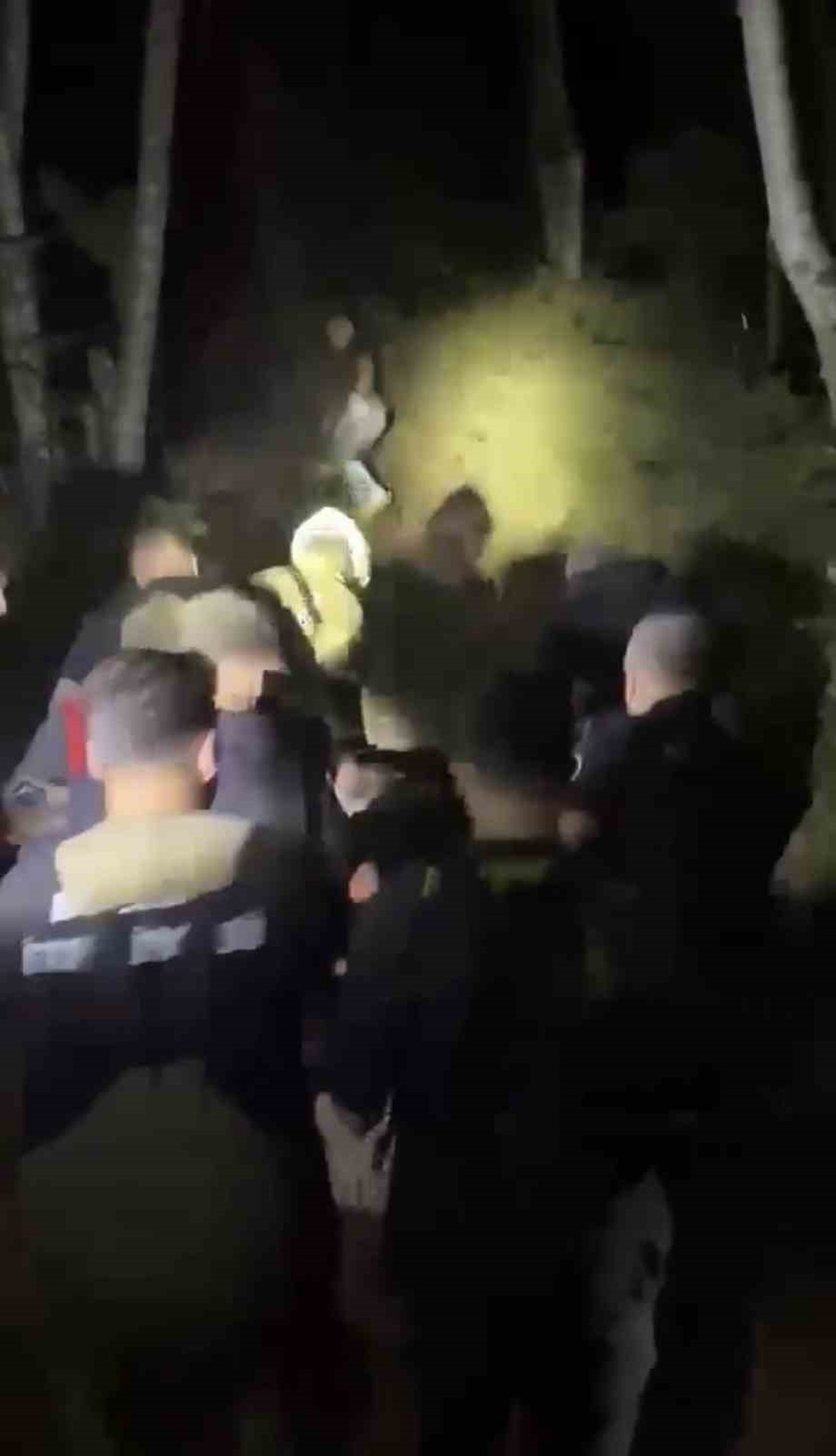 [BELEDIYE · Samsun · Alaçam] Patikadan yamaca düşerek mahsur kalan bir kişi, itfaiye tarafından kurtarıldı