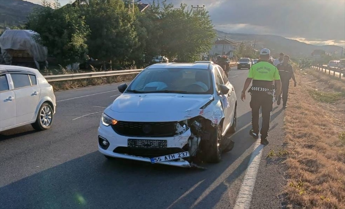 [BELEDIYE · Samsun · Alaçam] Samsun'da otomobille çarpışan elektrikli bisikletteki 3 kişi yaralandı