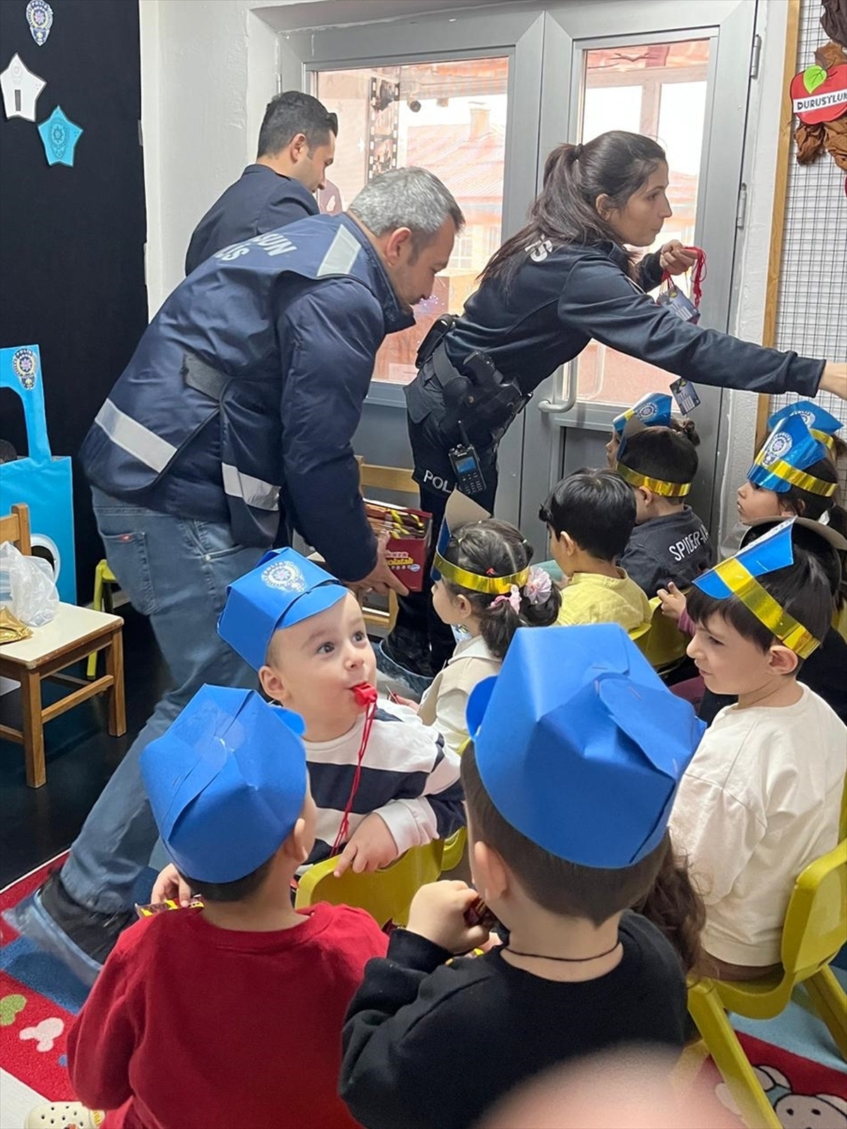 [BELEDIYE · Samsun · Asarcık] Samsun'da minikler "Küçük Polisler" etkinliğiyle mesleği tanıdı
