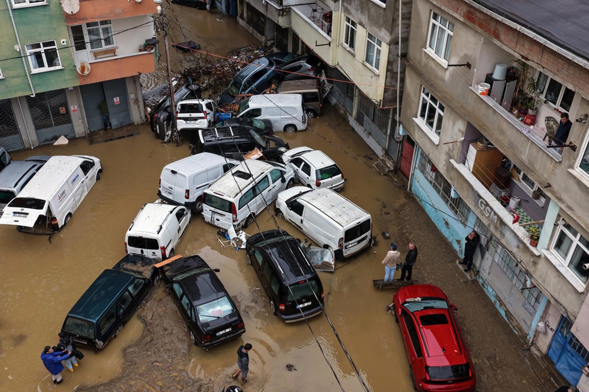 Kocaeli'nde eski muhtarın cansız bedeni bulundu! İki şehirde can kaybı 5'e yükseldi