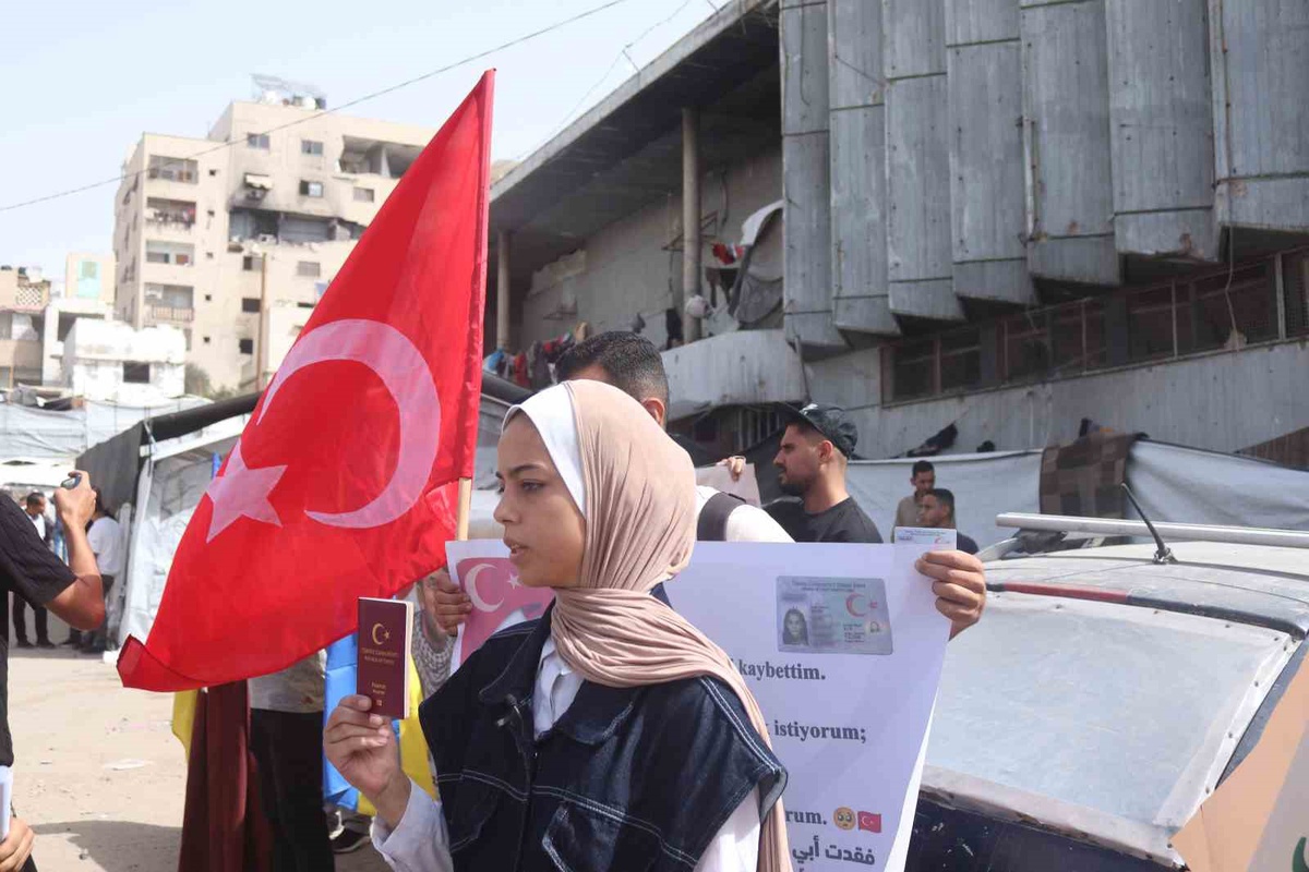 Gazze'de mahsur kalan Türk vatandaşlarından tahliye çağrısı: Daha fazla sevdiğimizi kaybetmeden yardım edin