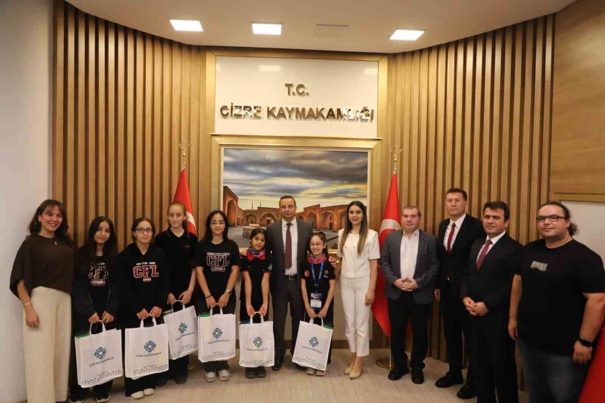 TEKNOFEST 2026'da dereceye giren Cizreli öğrenciler Kaymakam Baycar'ı ziyaret etti