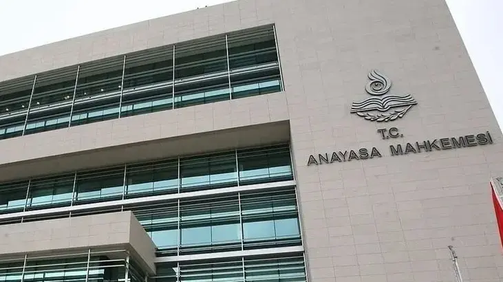 Anayasa Mahkemesinden 15 Siyasi Partinin Yöneticilerine Suç Duyurusu