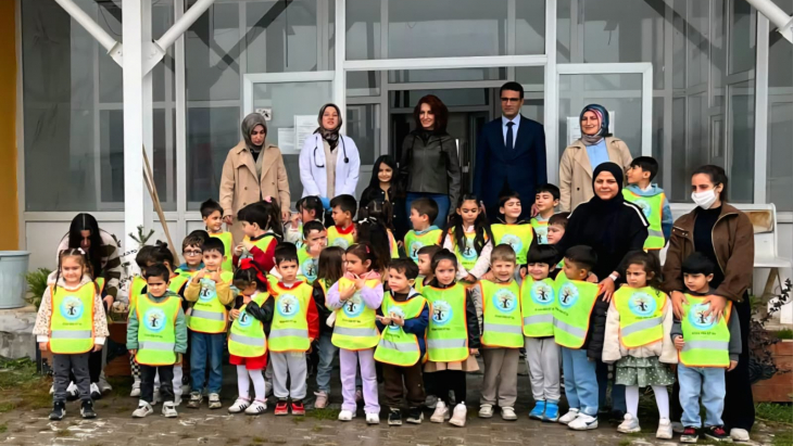 [BELEDIYE · Ağrı] 4 EKİM HAYVANLARI KORUMA GÜNÜ KAPSAMINDA ÖĞRENCİLERDEN BARINAĞA ZİYARET