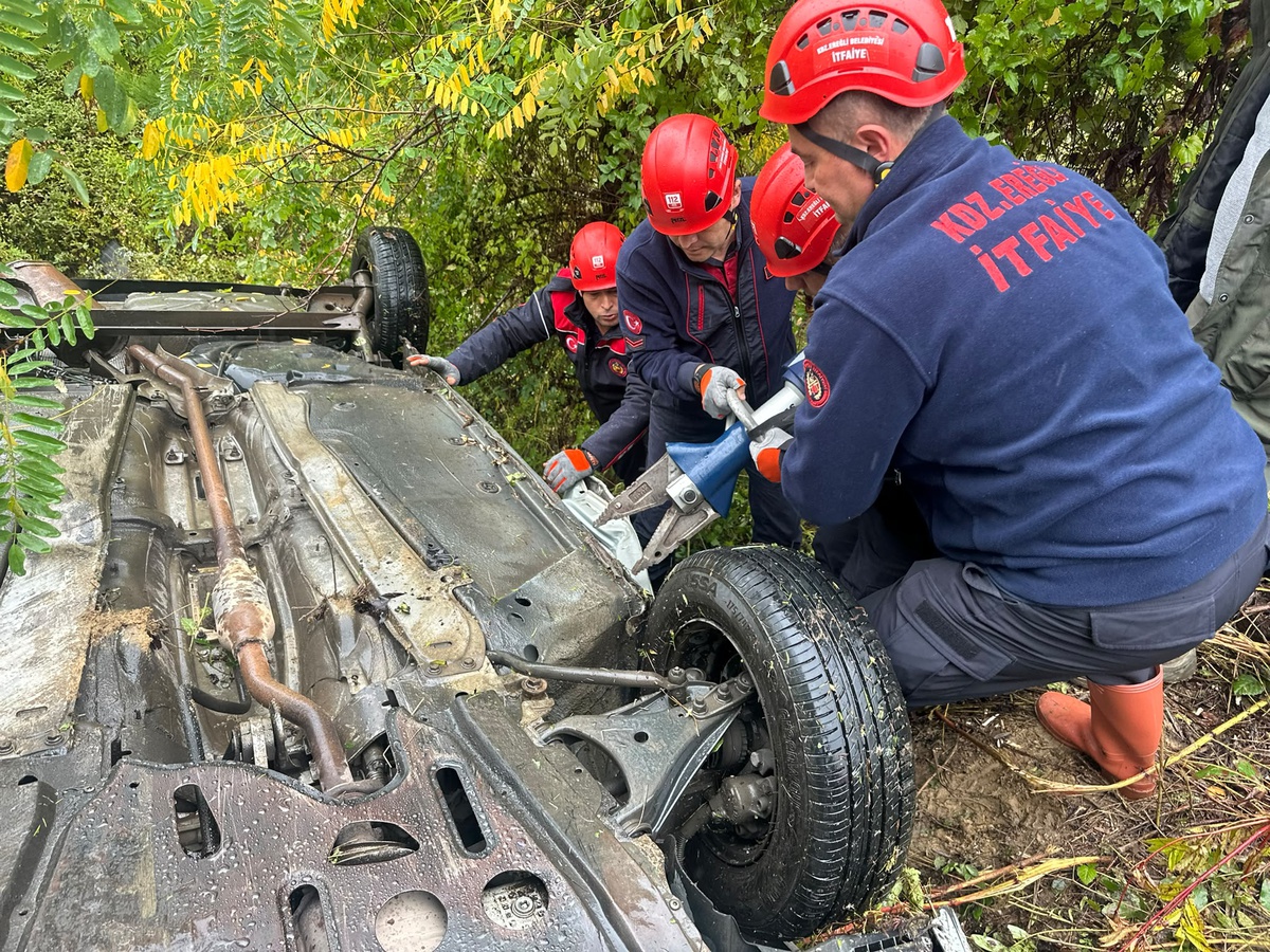 Zonguldak Ereğli'de Soğanlı Rampaları'nda takla atan otomobilde 3 kişi yaralandı