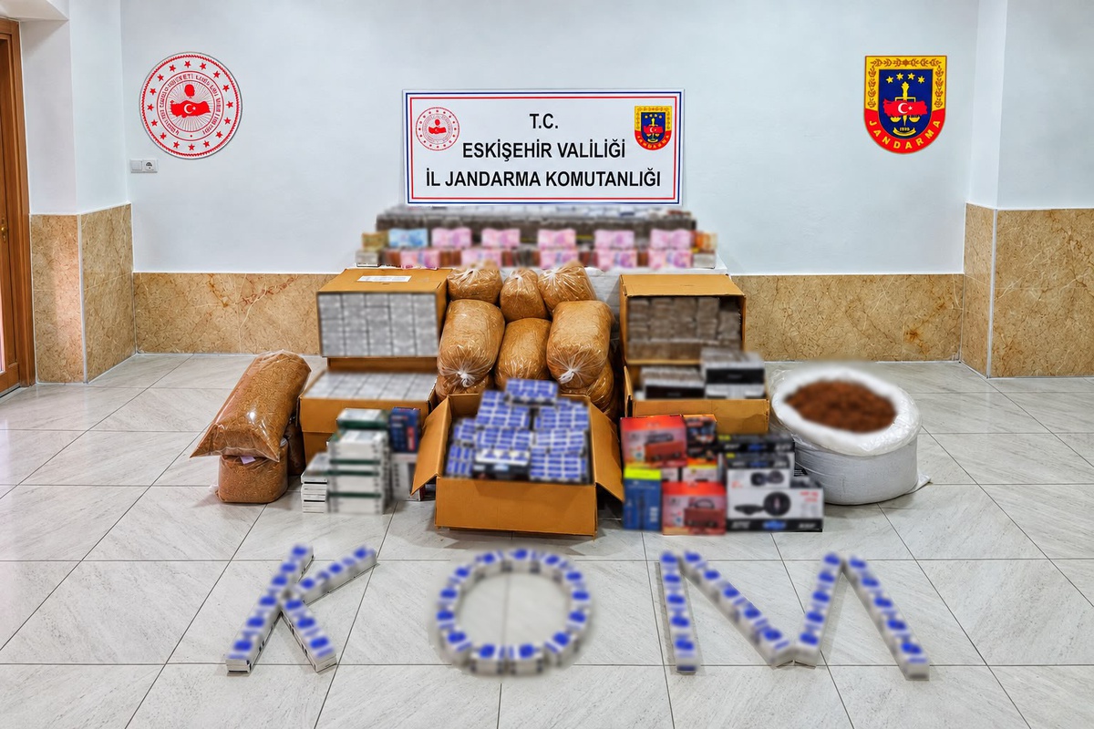 Eskişehir Sivrihisar'da kaçak sigara operasyonunda 1 milyon 10 bin TL ele geçirildi