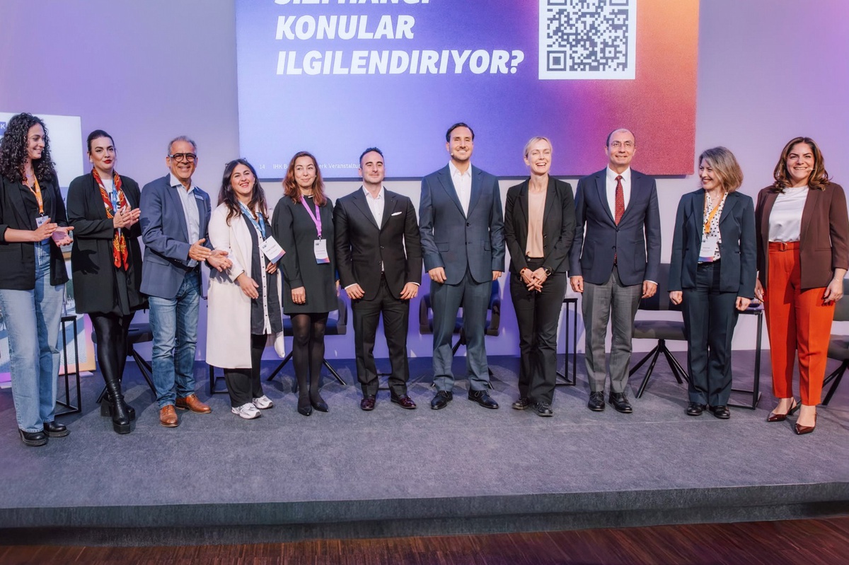 Berlin'de Türk ve Alman iş dünyası 60 milyar dolarlık ticaret hedefini ele aldı