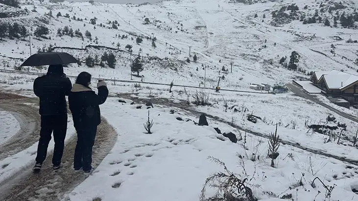 Bolu'da yüksek kesimlerde kar yağışı etkili oldu