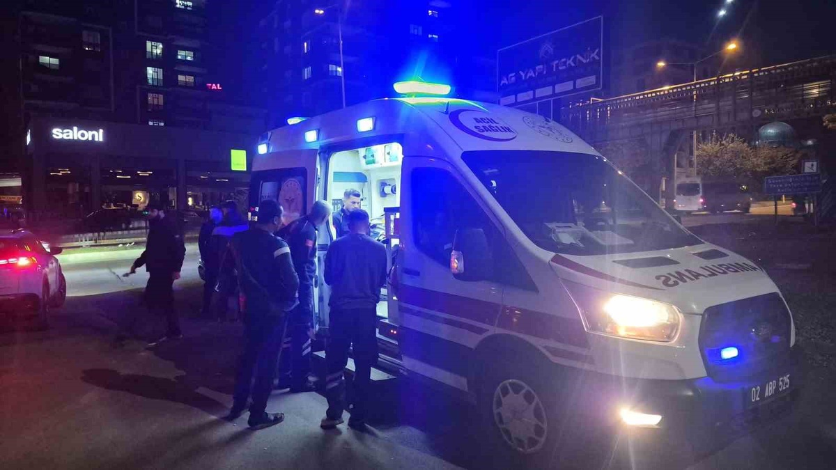 Adıyaman'da otomobil ve motosikletin çarpışmasında 1 kişi yaralandı