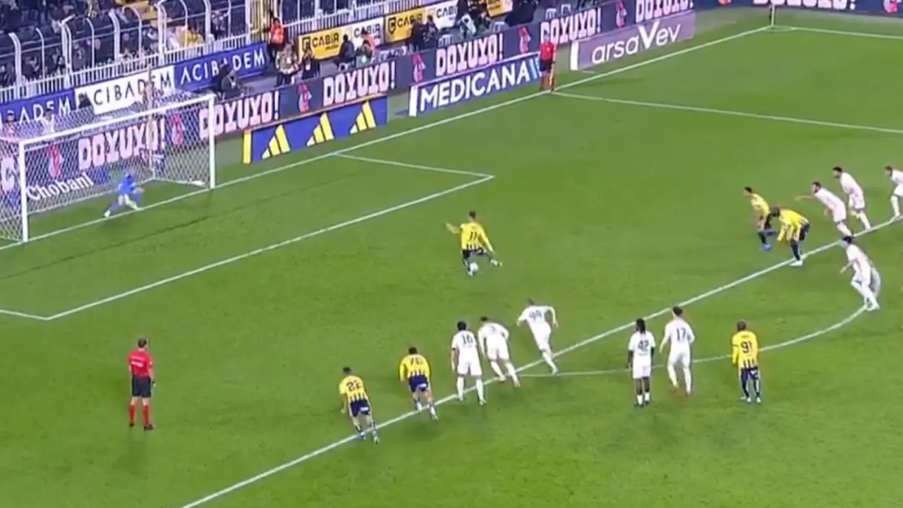Kadıköy'de ilginç anlar! Penaltı, ofsayt, penaltı, gol iptali...