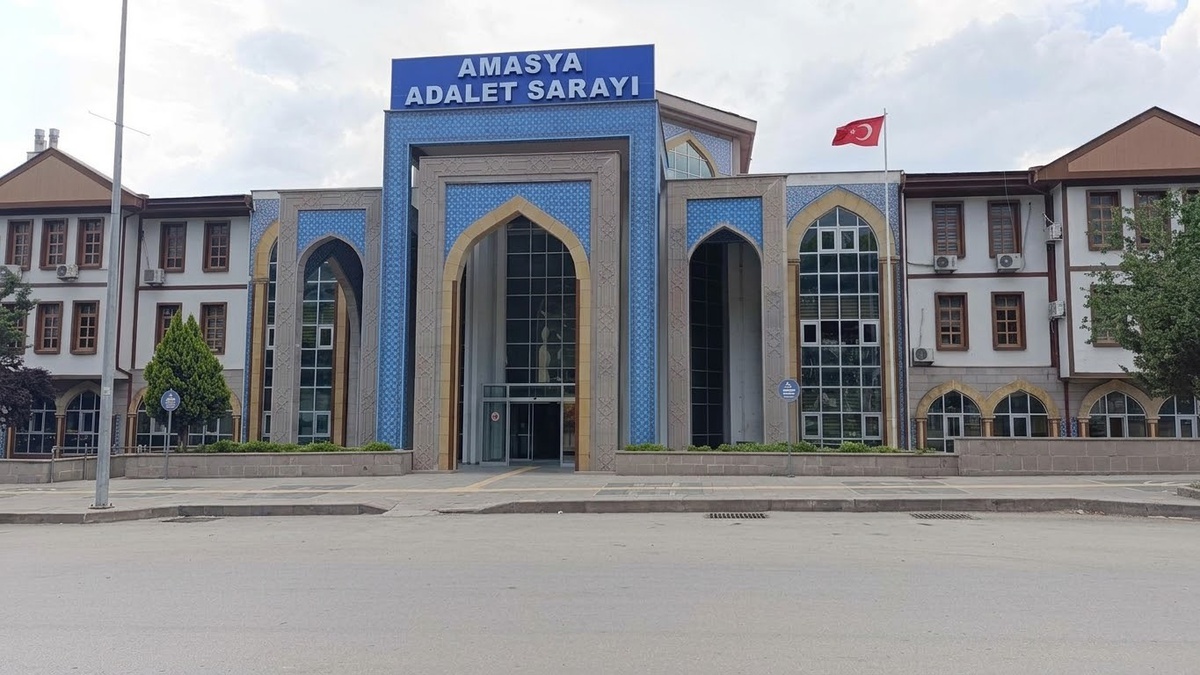 Amasya'da akranlarını kurusıkı tabancayla tehdit iddiasıyla çocuk gözaltına alındı