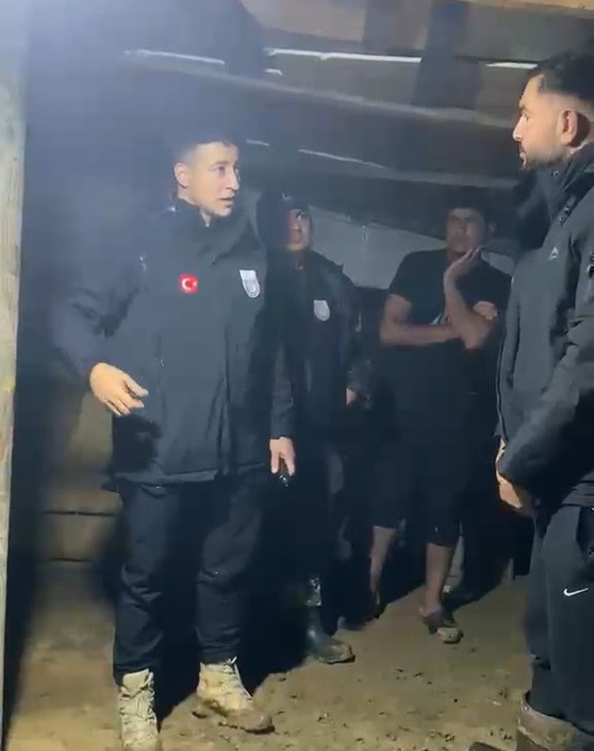 Bursa Yenişehir'de çadırları su basan işçiler yurt teklifine gitmek istemedi