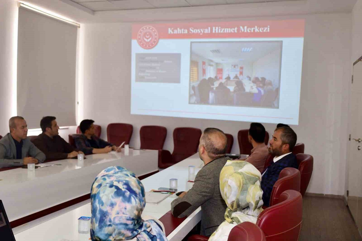 Kahta'da narkotik anne koordinasyon toplantısı Kaymakam Soysal başkanlığında yapıldı