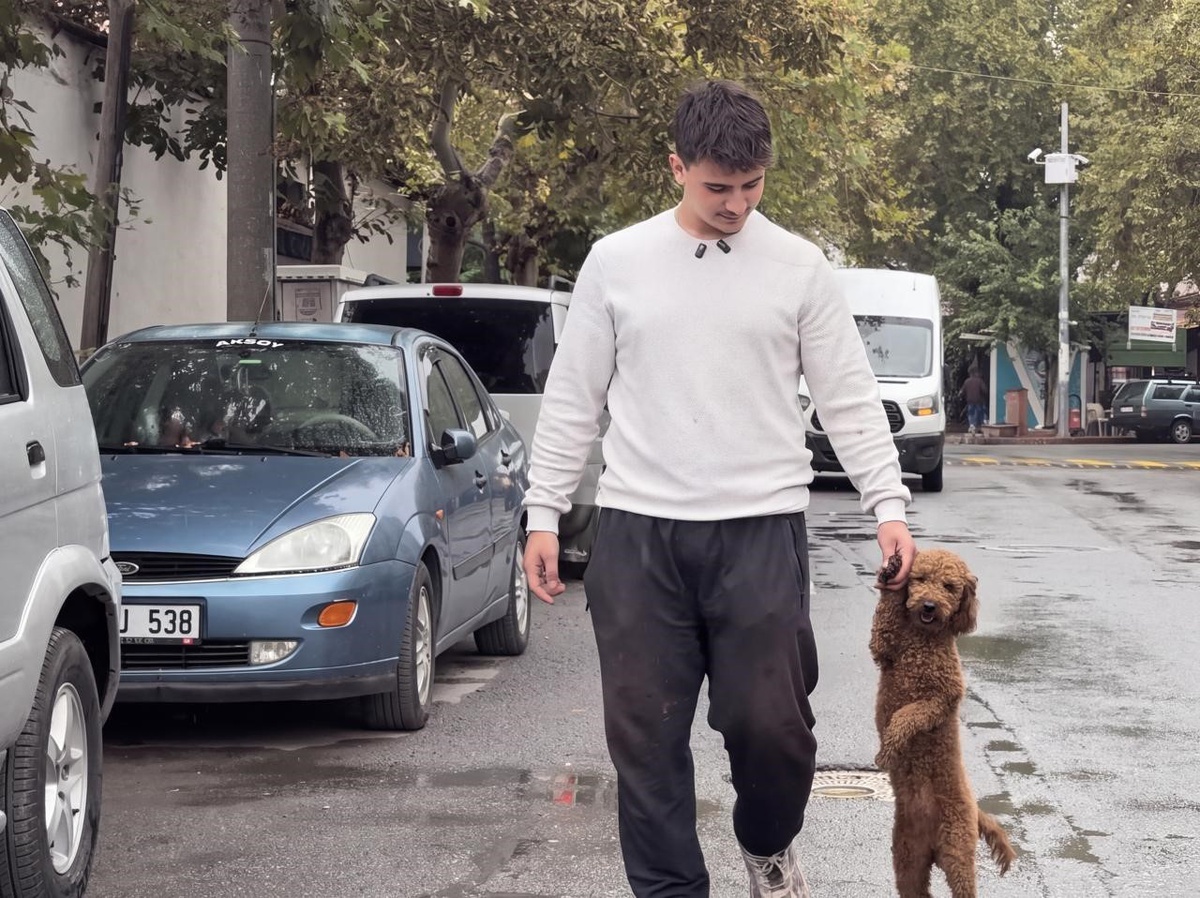 Manisa Akhisar'da köpeğini patisinden tutarak yürüten kişi eleştirilere yanıt verdi
