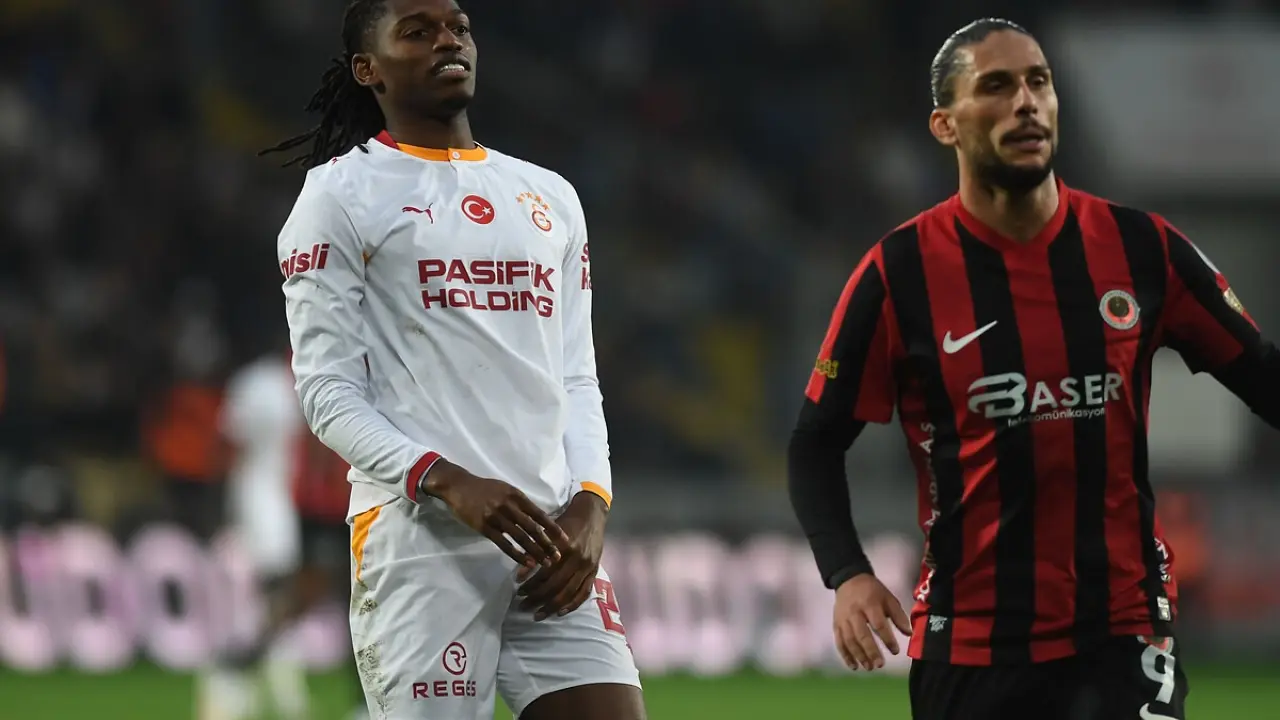 Galatasaray'dan Leao'nun sakatlığı ile ilgili ilk açıklama!