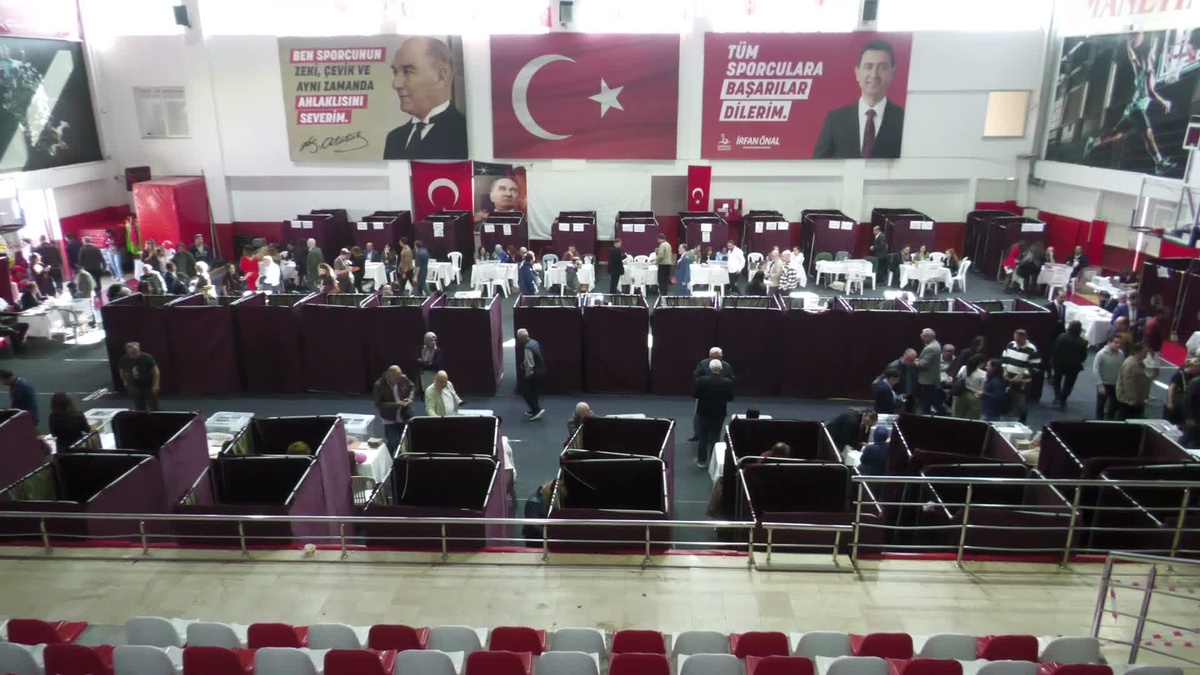 İzmir Barosu'nda yeni başkanı belirleyecek seçimde 4 aday yarışıyor