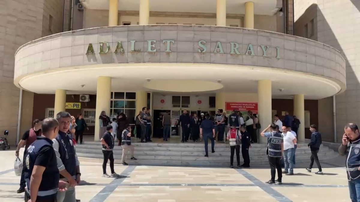 Siverek'te ütüyle yakıldığı iddia edilen çocuğun üvey annesi ve 2 yakını tutuklandı