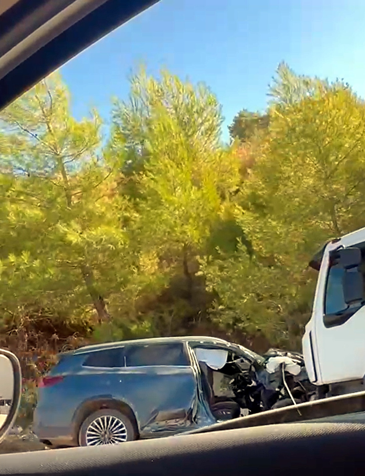 Antalya Kumluca'da cip ile kamyon çarpıştı, yaralanan Çinli 4 turistten 1'i öldü