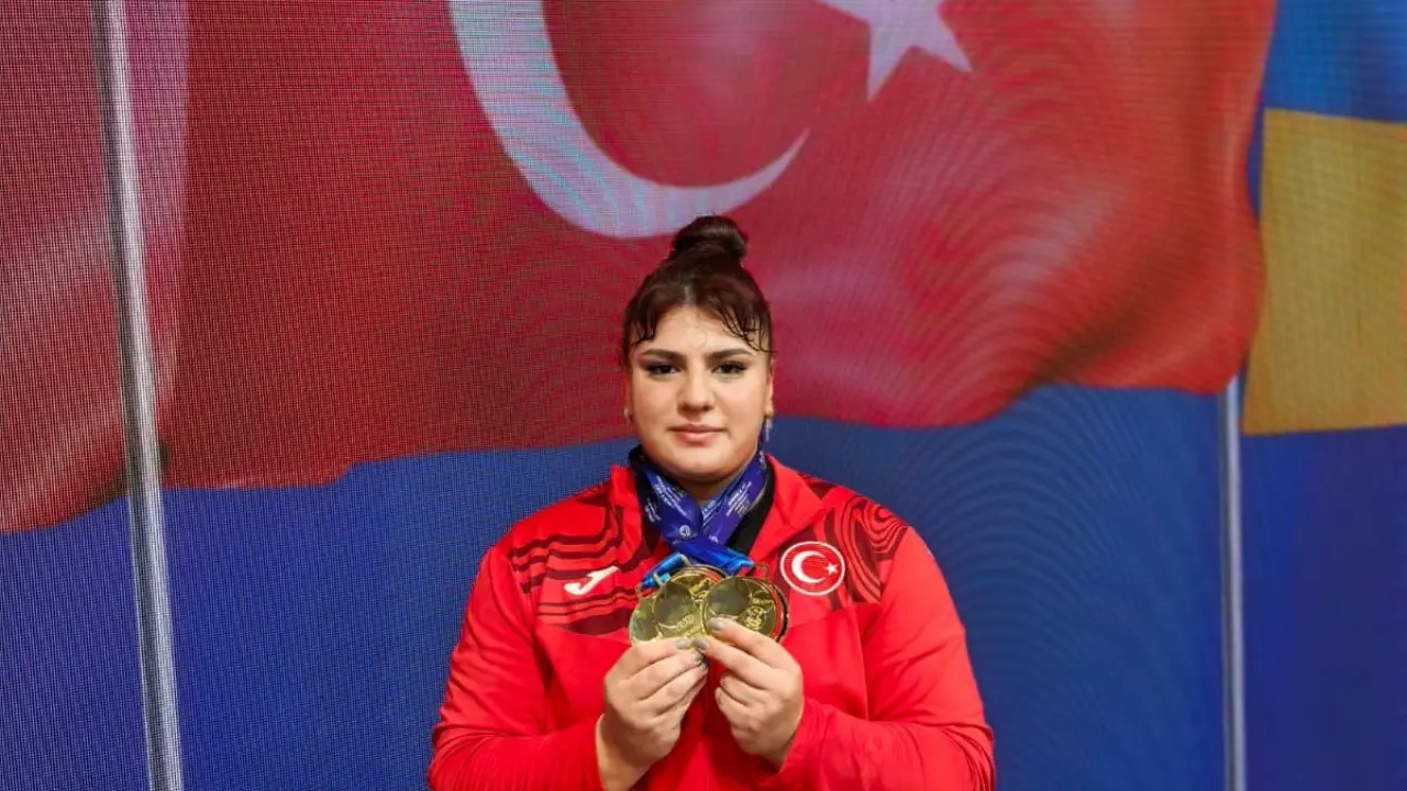 Milli sporcudan halterde 3 altın madalya! Avrupa Şampiyonu oldu