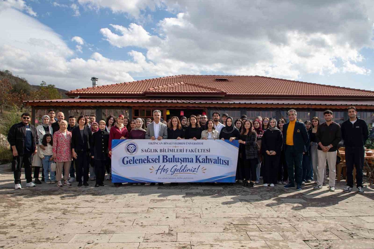 EBYÜ Sağlık Bilimleri Fakültesinde kahvaltıya Rektör Kuyrukluyıldız da katıldı