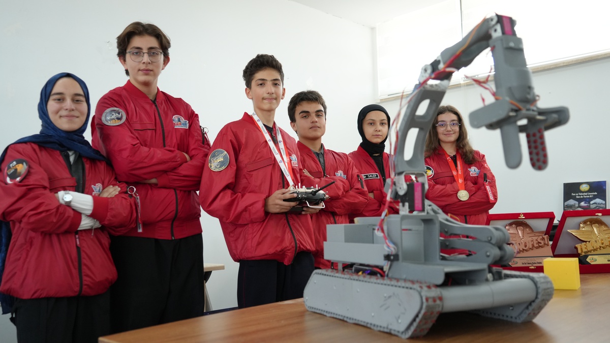 Kayseri'den GÖKTİM Gökbörü takımı TEKNOFEST Robolig'de Türkiye birincisi oldu