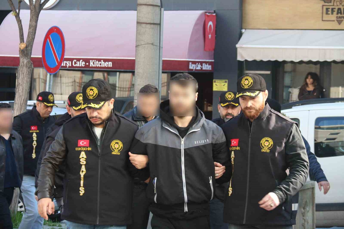 Eskişehir'de Muratcan Altun'un ölümüyle ilgili 7 şüpheli adliyeye sevk edildi