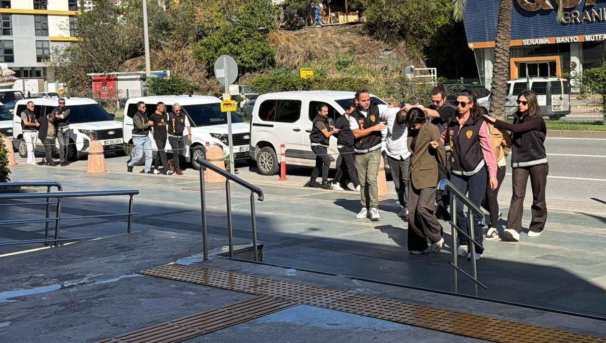Alanya'da 15 milyon avroluk senet imzalatıldığı iddiasıyla 8 şüpheli gözaltına alındı
