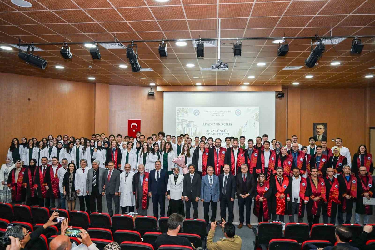 KMÜ Tıp Fakültesi Dönem I öğrencileri beyaz önlüklerini törenle giydi