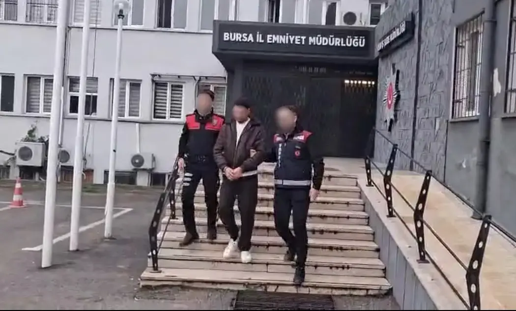 Bursa’da güzellik merkezine operasyon! Hizmet almadan senet imzalattıkları iddia edildi, 305 sözleşme bulundu