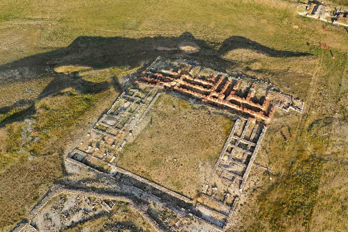 Sivas Altınyayla'daki Sarissa Antik Kenti'nde kazılar 2027'de yeniden başlayacak