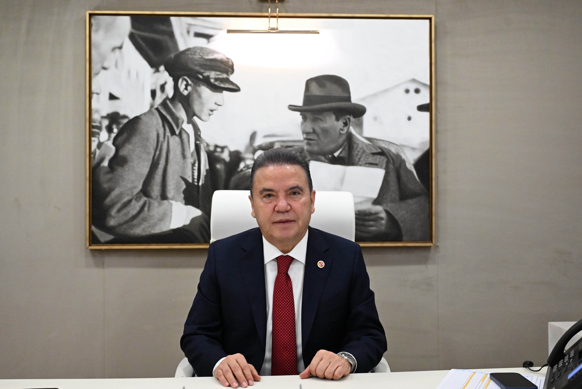 Antalya Büyükşehir Belediyesi soruşturmasında 15'i tutuklu 55 sanığa dava açıldı