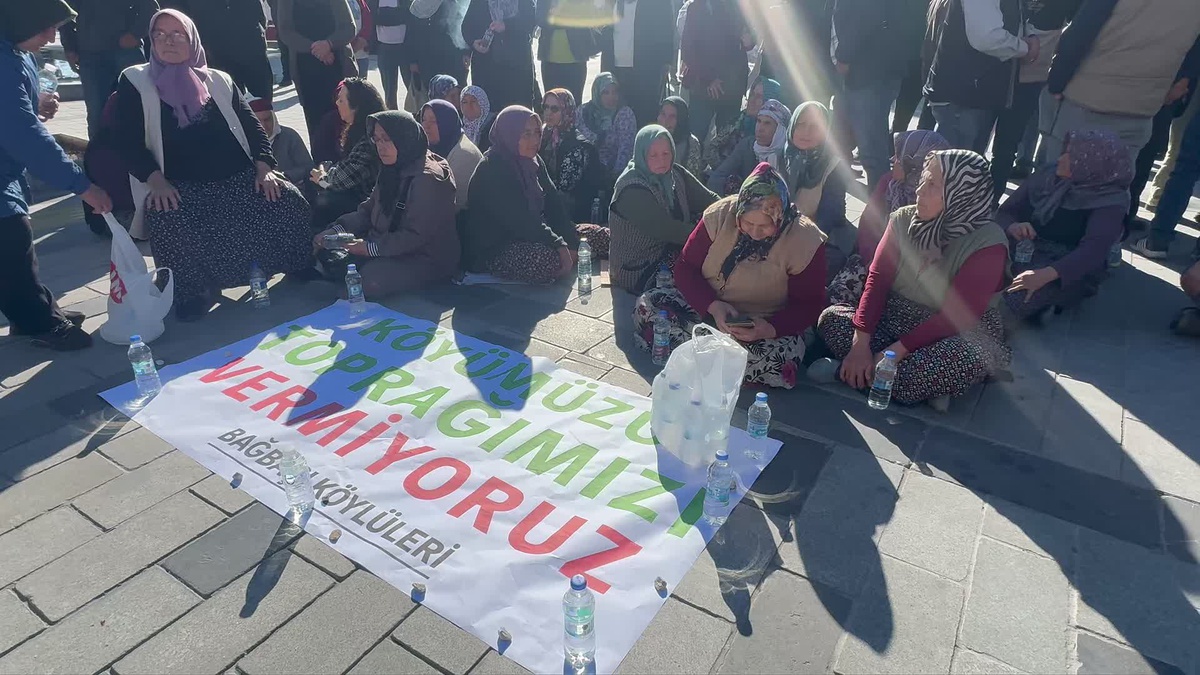 Uşak Bağbaşı'nda GES karşıtı 8 kişi gözaltına alınınca kadınlar oturma eylemi yaptı