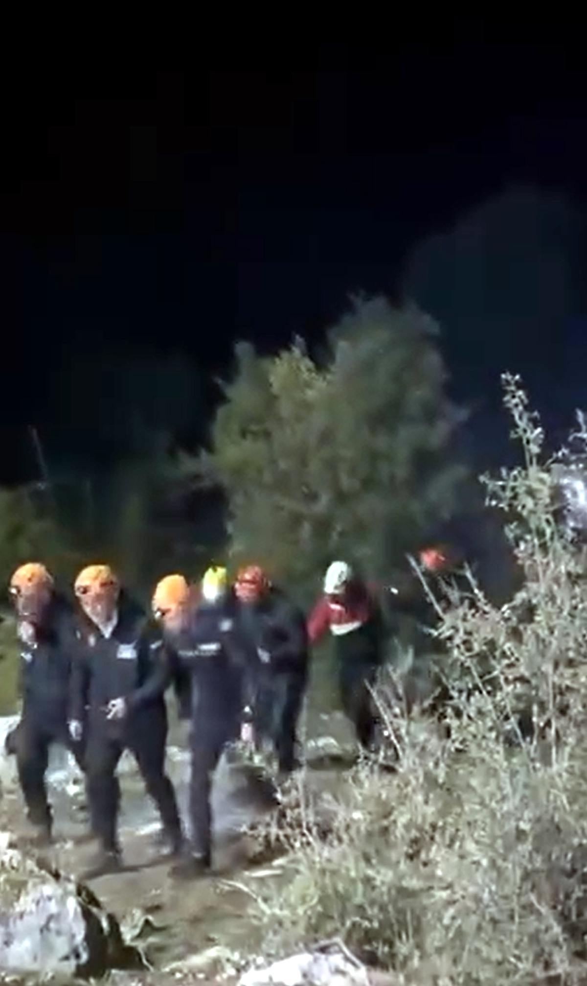 Isparta'daki Yazılı Kanyon'da mahsur kalan 10 İHH gönüllüsü sağ olarak tahliye edildi