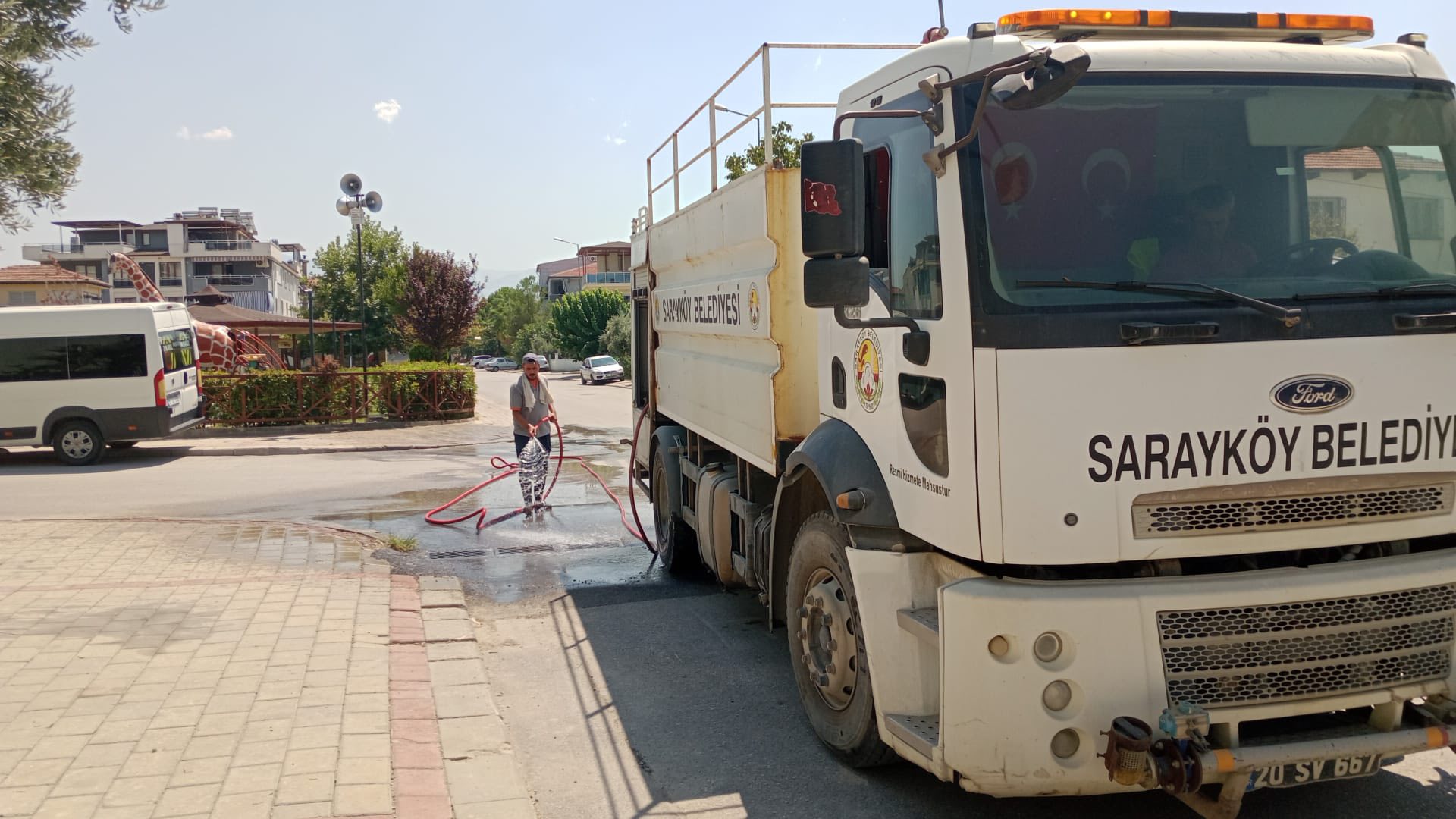 [BELEDIYE · Denizli · Sarayköy] İlçemizde ki yağmur giderleri temizleme çalışması gerçekleştirildi!