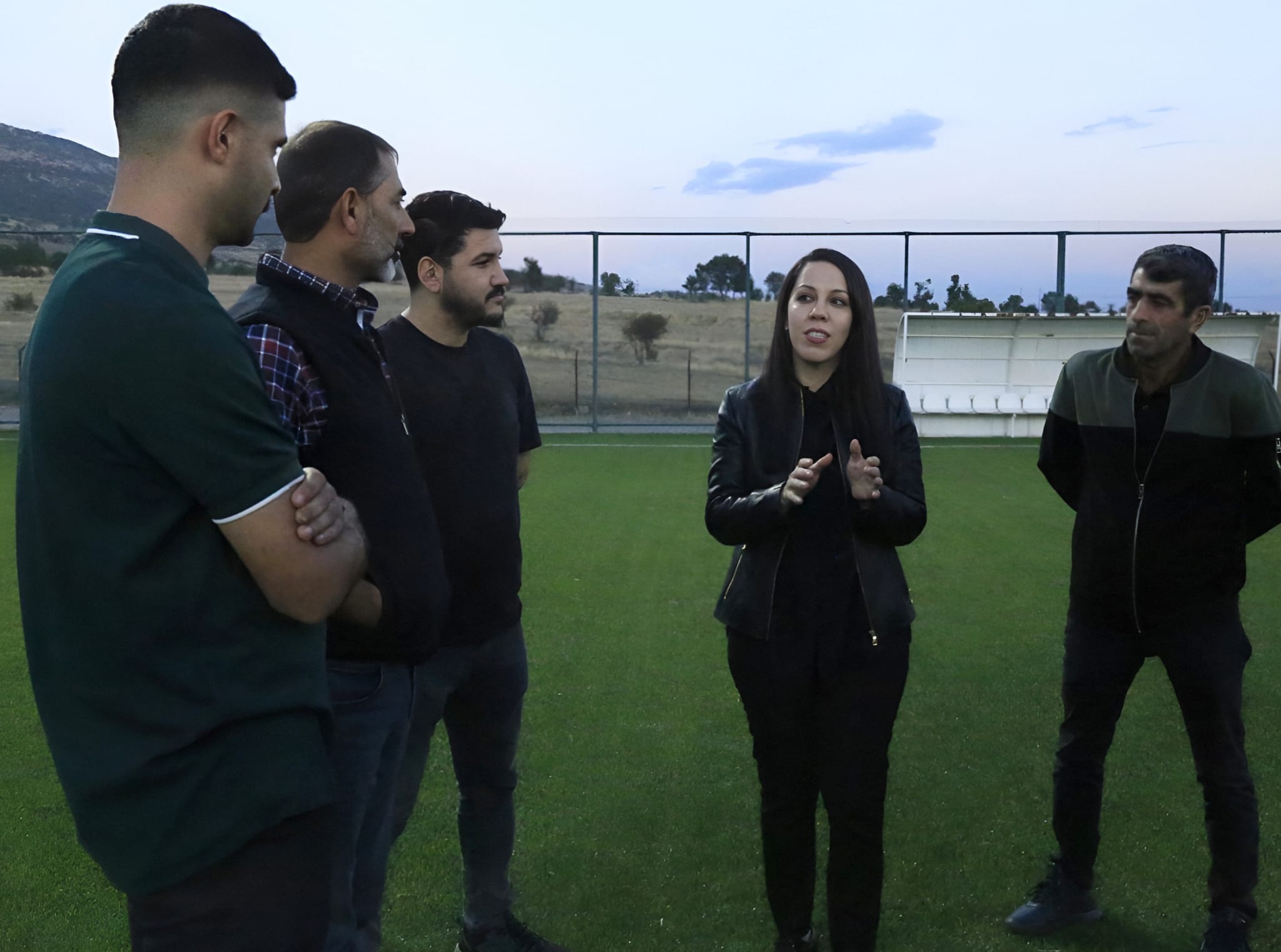 [BELEDIYE · Diyarbakır · Lice] Eş Başkan Dilek Diyar Özer’den Lice Spor’a Ziyaret