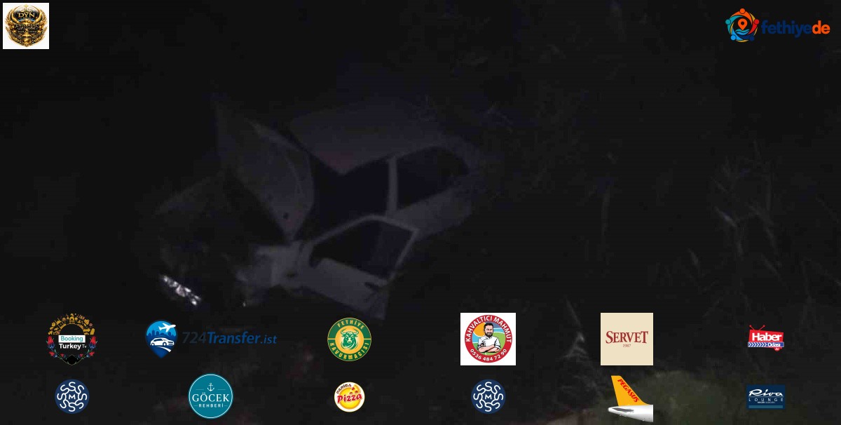Şanlıurfa'nın Harran ilçesinde tahliye kanalına devrilen otomobilde 3 kişi yaralandı