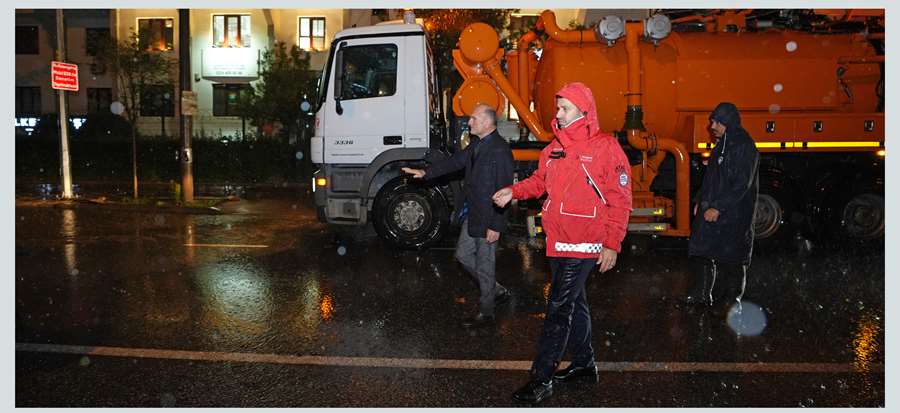 [BELEDIYE · İstanbul · Ataşehir] ATAŞEHİR BELEDİYESİ EKİPLERİ YOĞUN YAĞIŞA KARŞI SAHADA - T.C. Ataşehir Belediyesi