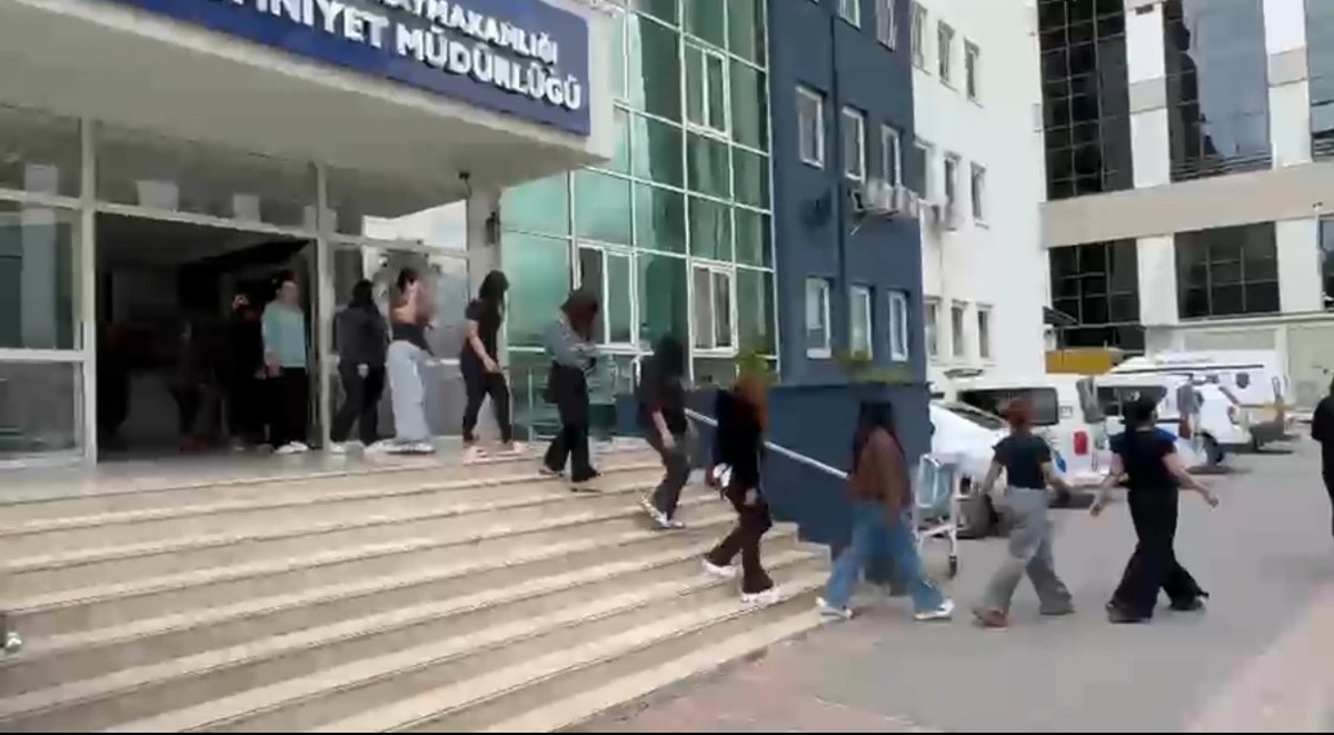 İskenderun'da SPA denetiminde 23 yabancı Geri Gönderme Merkezine teslim edildi