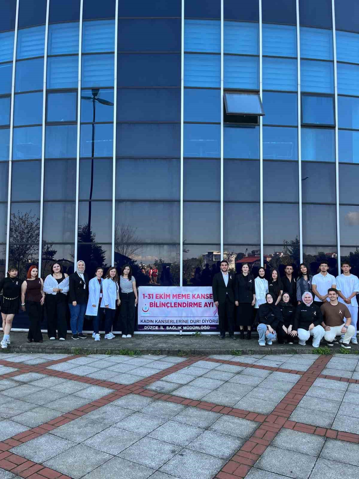 Düzce Üniversitesi Akçakoca Yerleşkesi'ndeki spor şenliğinde sağlık standı açıldı