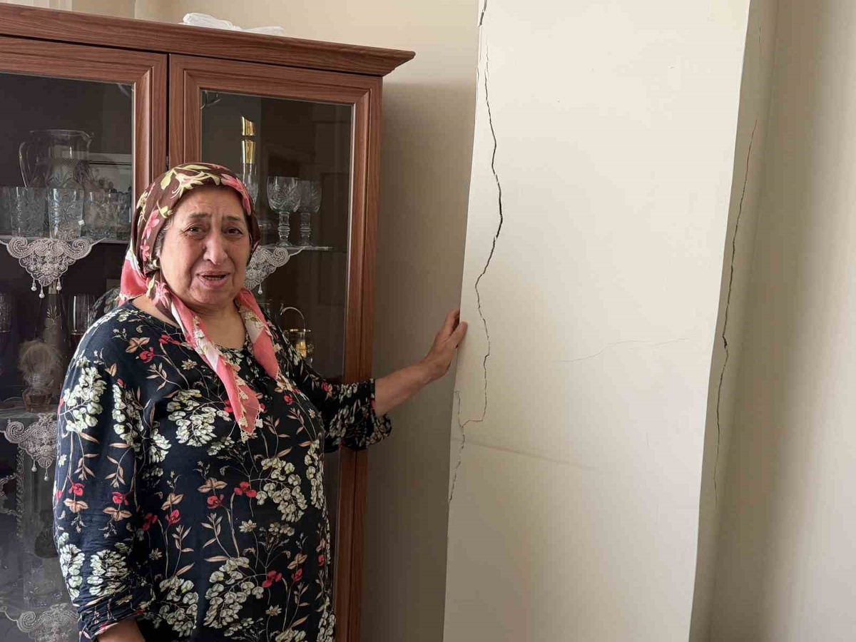 Güngören'de yıkım sonrası evi hasar gören 78 yaşındaki yaşlı kadın yardım istedi