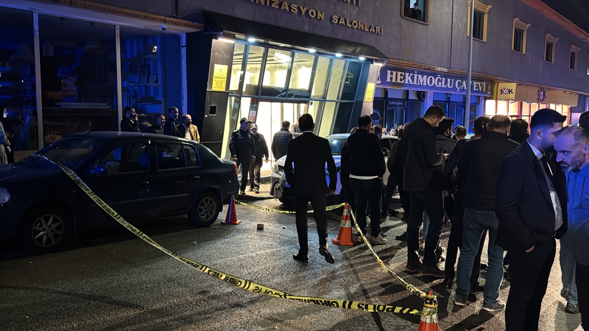 Erzurum'da düğünde 2 kişiyi bıçakla yaralayan zanlı adli kontrolle serbest bırakıldı
