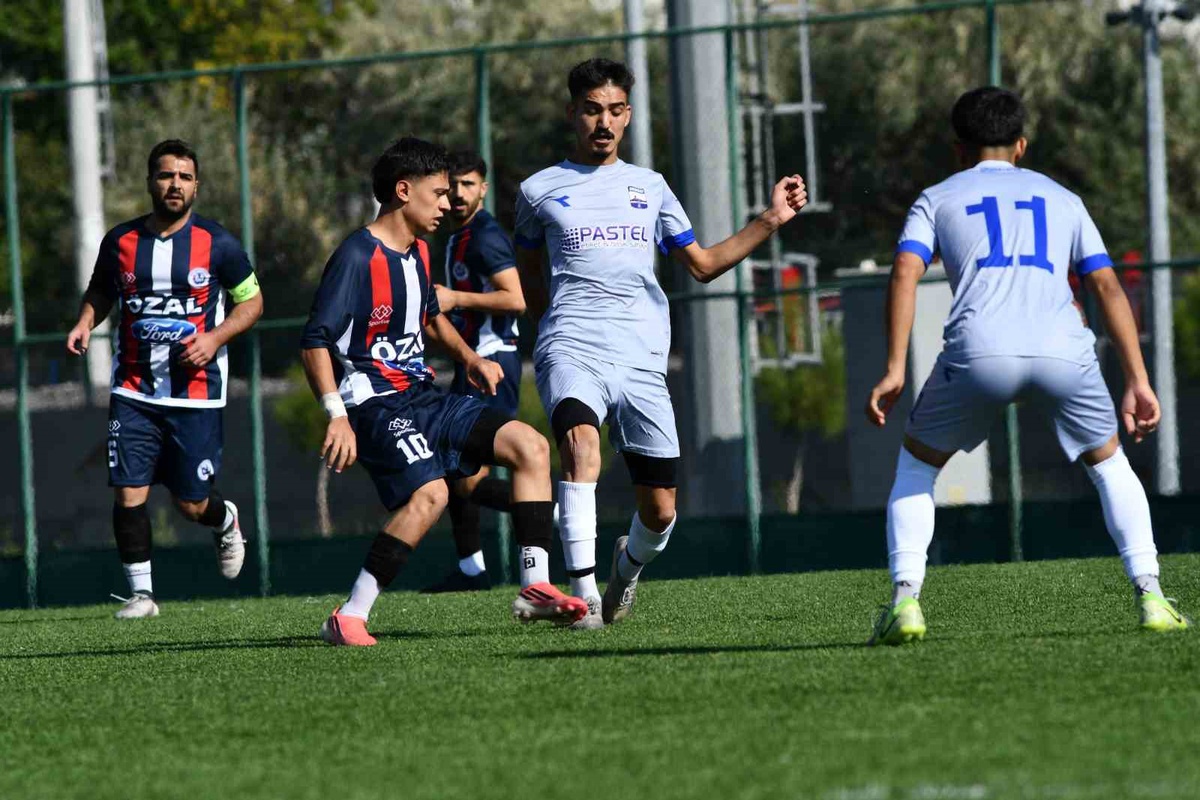 Kayseri Süper Amatör Küme'de Kocasinan Ülküspor Amaratspor'u 4-2 yenip sezona başladı