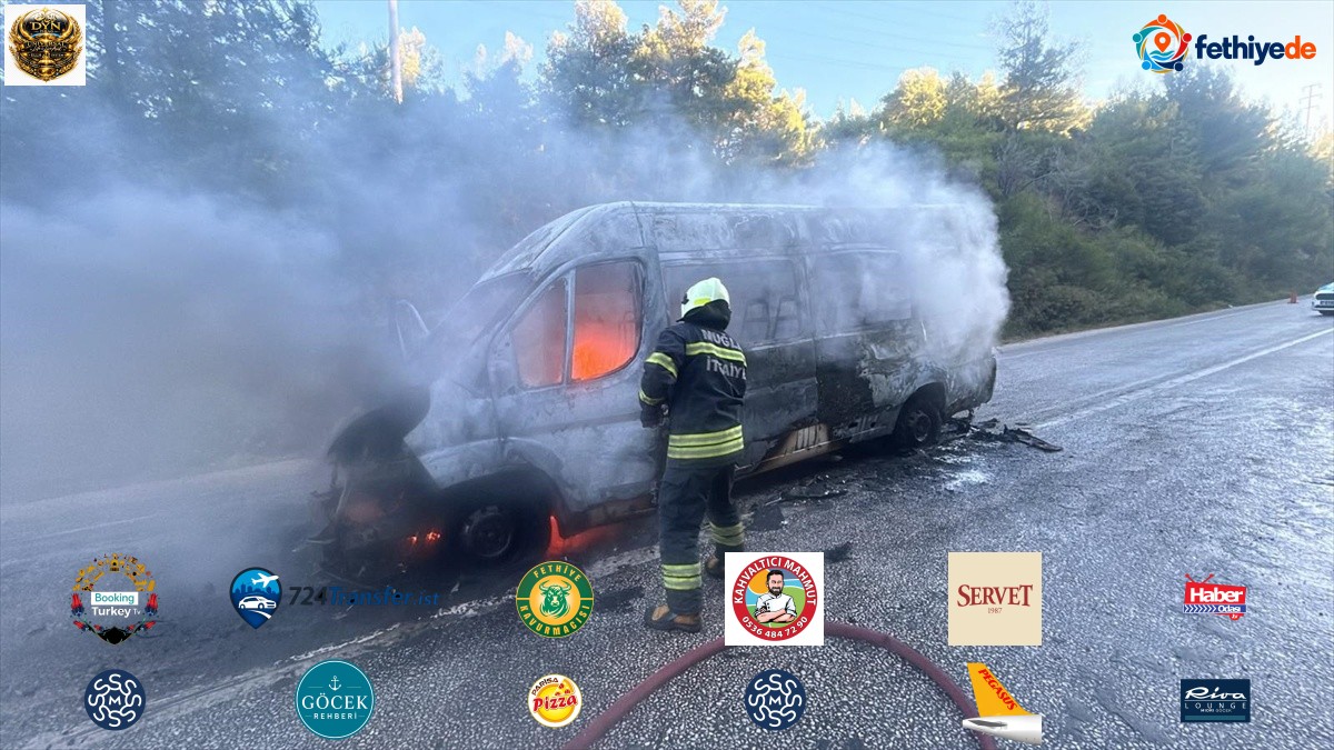 Muğla'nın Bodrum ilçesinde 3 öğrencinin bulunduğu okul servis aracı yandı