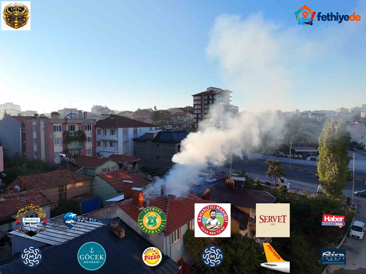 Uşak Dikilitaş'ta tek katlı evin çatısındaki yangın itfaiye ekiplerince söndürüldü
