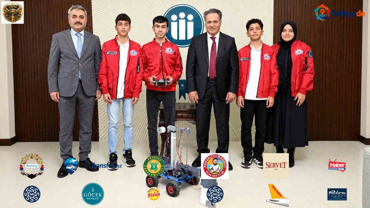 TEKNOFEST 2026'da Türkiye 4'ncüsü Pütürge Robotik Kulübü Rektör Akpolat'la buluştu